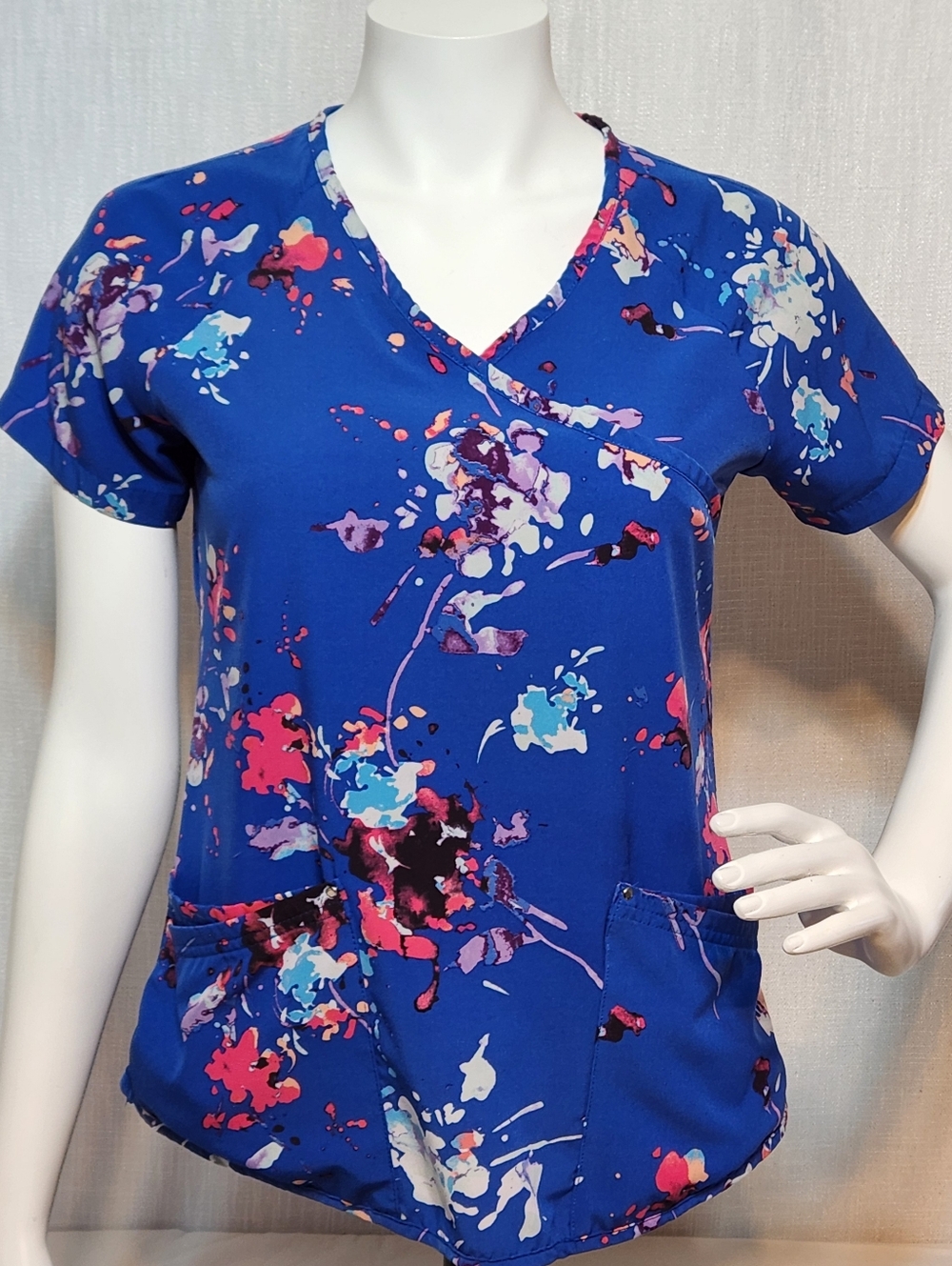 Butter Soft Easy Stretch Scrubs Top Blue Floral Lightweight XS